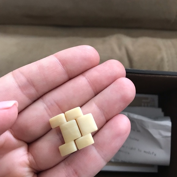 Michael Kors shell watch - Picture 7 of 8